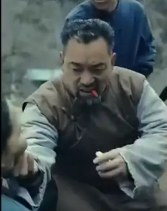 《我和爷爷走人间》：祖孙奇幻冒险之旅